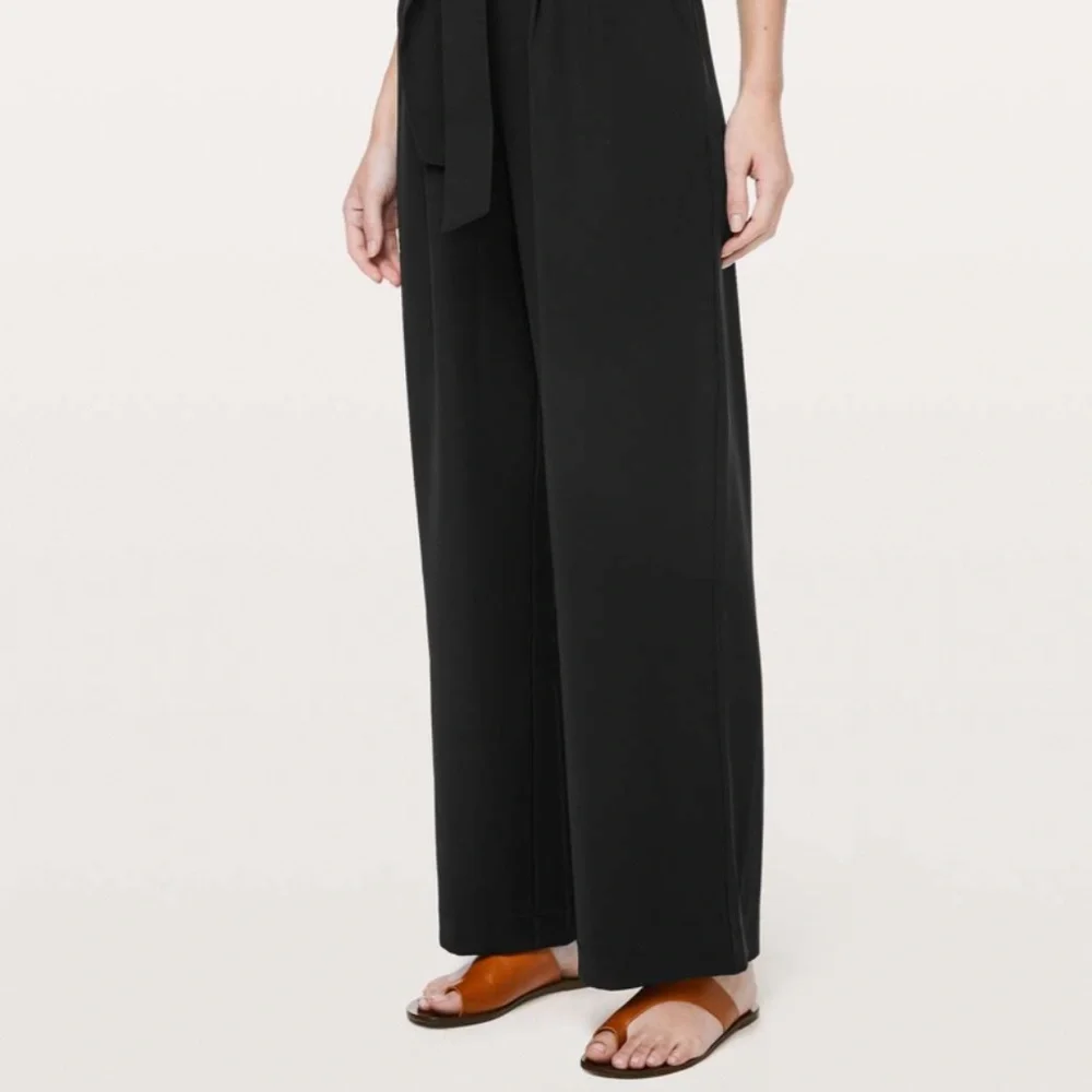 LULULEMON NOIR PANT